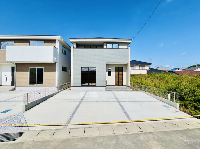 高崎市上小鳥町の外観|駐車スペース３台可◎