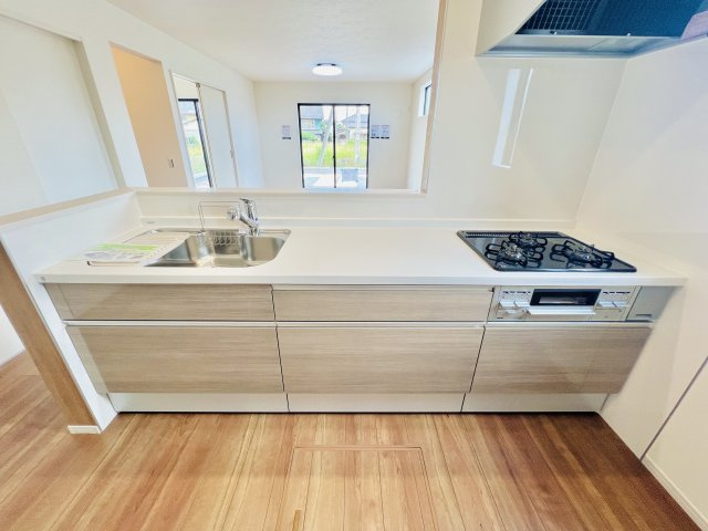 高崎市下之城町のキッチン|収納も充実の対面式キッチン♪