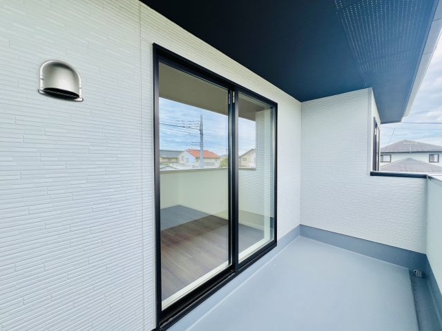 高崎市下之城町のバルコニー|インナーバルコニーで趣味の時間も楽しめます♪