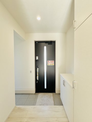 高崎市下小鳥町の玄関|履物の着脱もスムーズに出来ます◎