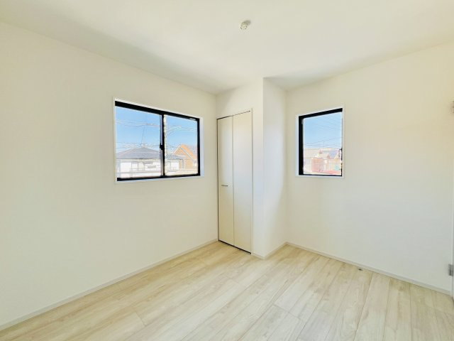 高崎市下小鳥町の洋室|お子様の一人部屋デビューにも最適♪