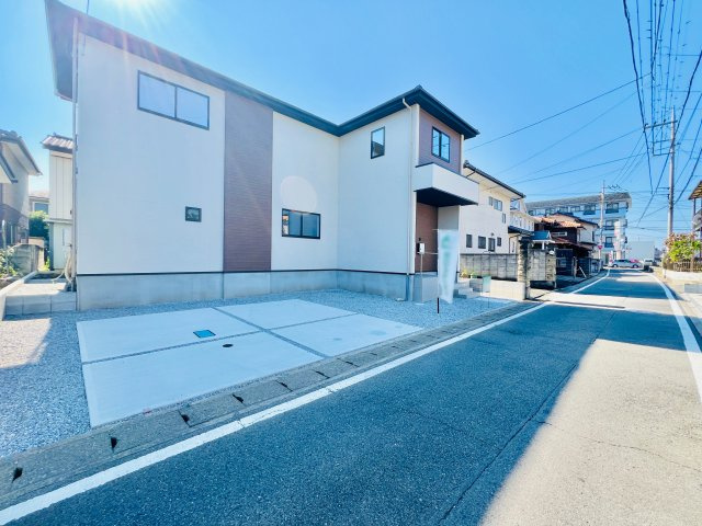 高崎市下小鳥町の前面道路含む現地写真|閑静な住宅街で駐車も焦らずに◎