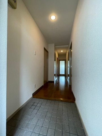 高倉山ハイツの玄関