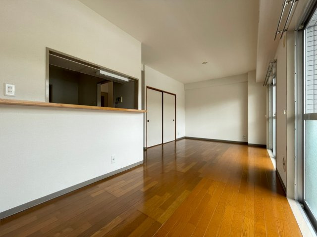 高倉山ハイツの居間・リビング