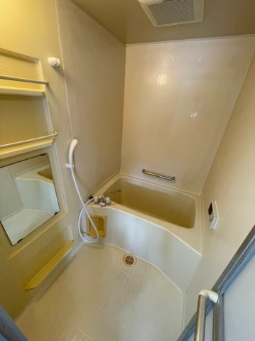 高倉山ハイツの浴室