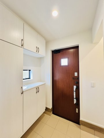 高崎市双葉町の玄関|履物の着脱もスムーズにできる玄関♪