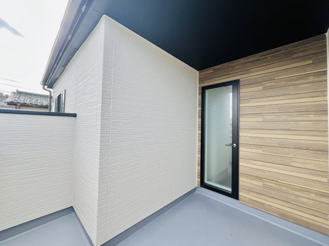 高崎市双葉町のバルコニー|使い勝手の良いサービスバルコニー◎