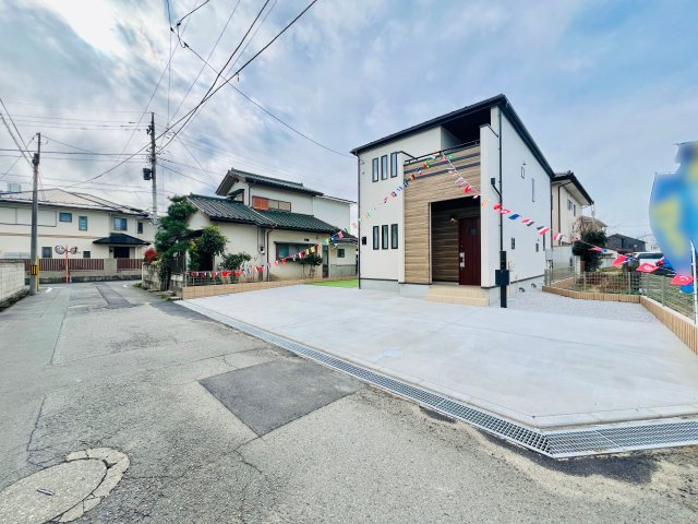 高崎市双葉町の前面道路含む現地写真|間口も広く、交通量も少ないので駐車も楽々♪