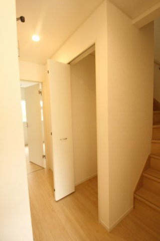 中秦泉寺（第1）　新築戸建　の収納|1Ｆ　ホール