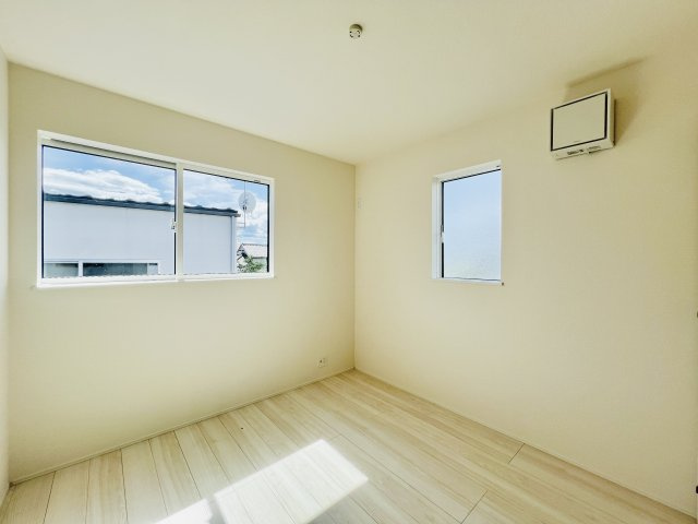 高崎市新保田中町の洋室|ナチュラルな雰囲気の洋室◎