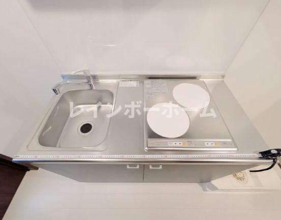 市川市鬼越１丁目のアパートのキッチン