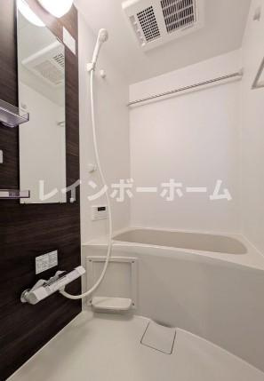 市川市鬼越１丁目のアパートの浴室