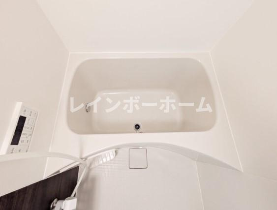 市川市鬼越１丁目のアパートの浴室