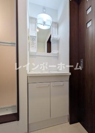 市川市鬼越１丁目のアパートの洗面所