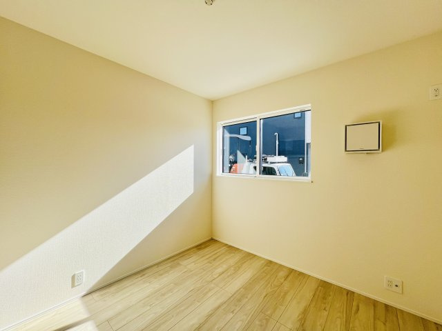 高崎市江木町の洋室|お子様の一人部屋デビューにも最適♪