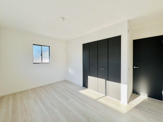 高崎市矢中町の洋室|お子様の一人部屋デビューにも最適♪