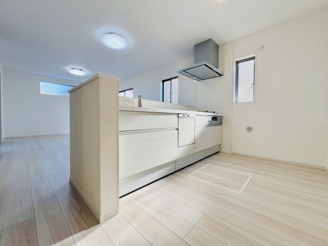 高崎市矢中町のキッチン|作業スペースも広く、料理も快適に♪