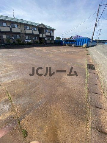 フィルコート新町参番館の駐車場