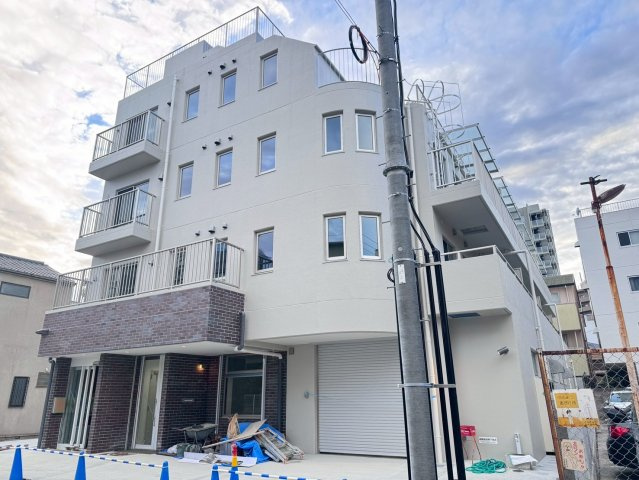 ウィステリア神戸湊川の外観