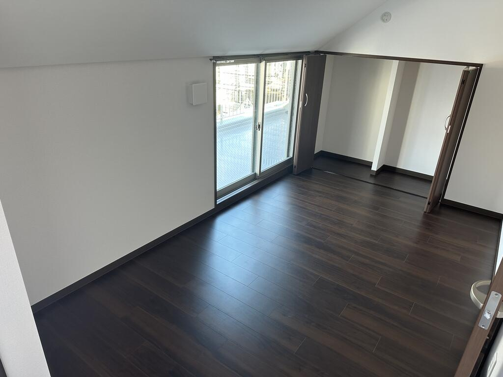 ウィステリア神戸湊川の居間・リビング