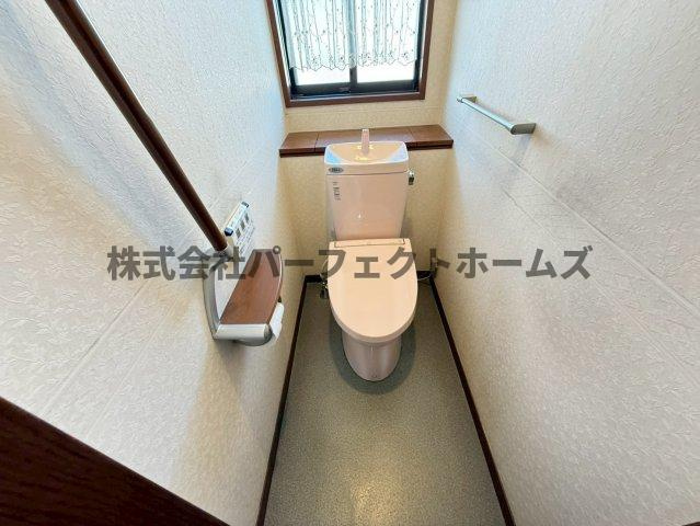 津田東町3丁目戸建　賃貸のトイレ|清潔感のあるトイレです