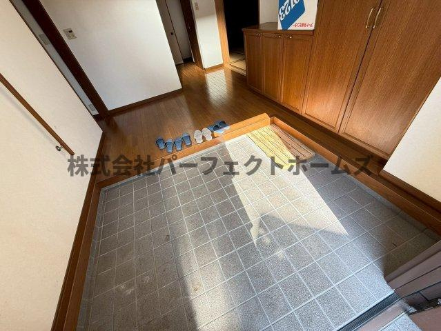 津田東町3丁目戸建　賃貸の玄関|落ち着いた玄関です