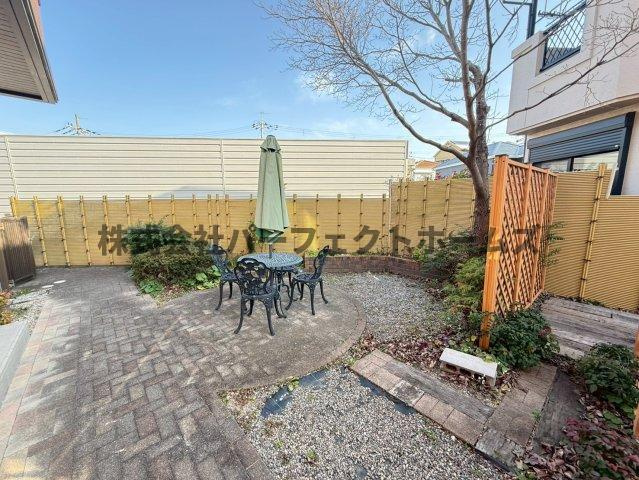 津田東町3丁目戸建　賃貸の庭|お庭の付いた物件です