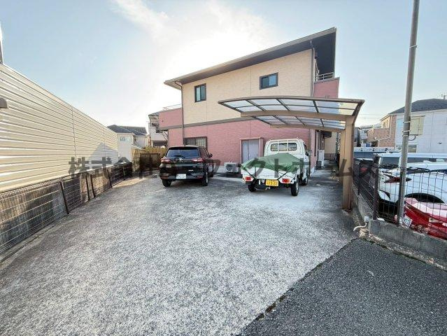 津田東町3丁目戸建　賃貸の駐車場|駐車場があります