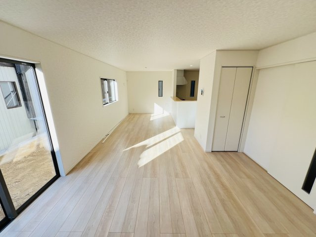 碧南市大浜上町四丁目52番の一部『仲介手数料無料』新築戸建ての居間・リビング