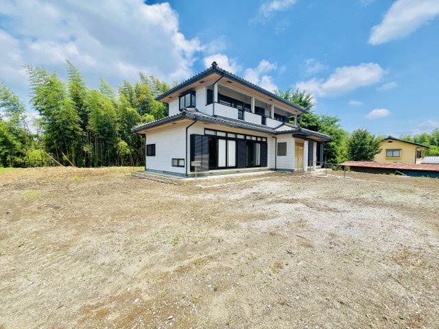 高崎市高浜町の庭|敷地広々315坪♪
ガーデニング、家庭菜園、ガレージ等◎