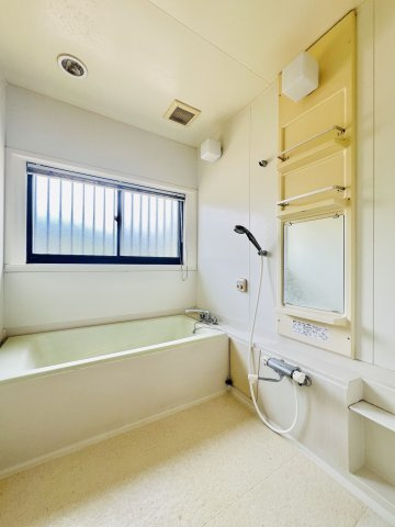 高崎市高浜町の浴室|のびのびとご入浴いただけるバスルームです。