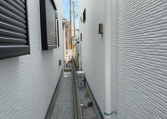 【発電・温水設備】 | 省エネ給湯器とは従来型の給湯器より熱効率が高く、少ない燃料でたくさんのお湯を沸かすことが出来る高効率な給湯器のことを指します。また、省エネ給湯器には種類があり、利便性や効果なども様々です。
