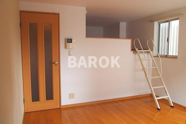 コンフォートベネフィス箱崎３の居間・リビング