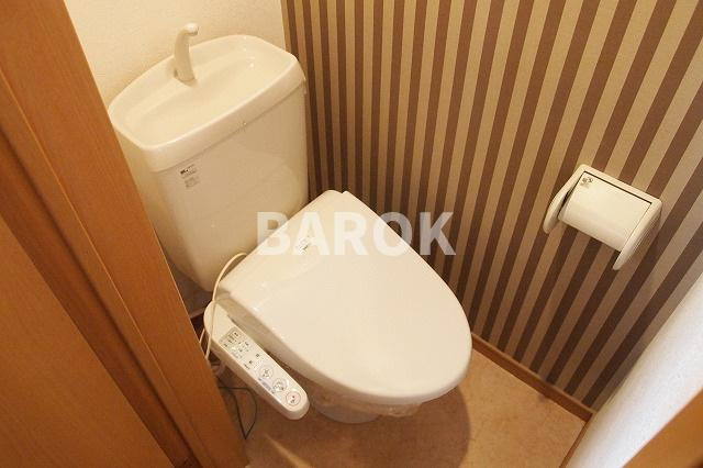 コンフォートベネフィス箱崎３のトイレ