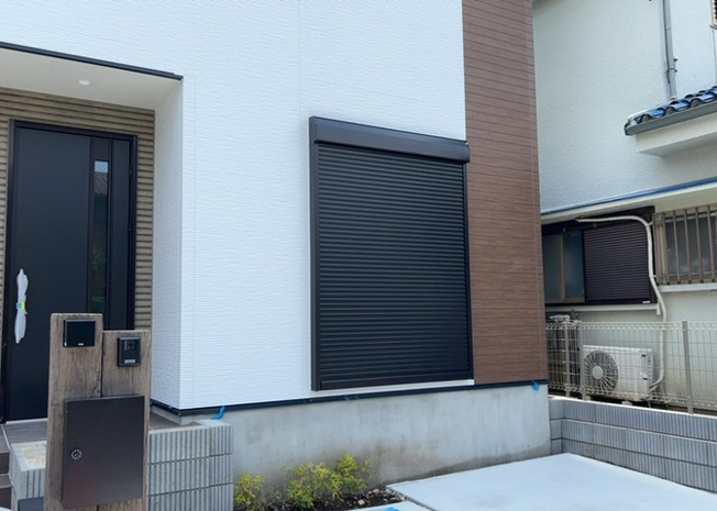 【構造・工法・仕様】 | 木造住宅とは土台、壁、柱など建築物の強度を支える構造体の材に木が使用されている構造を指します。構造体は建物の自重を支えるだけではなく風圧や水圧、積裁荷重などあらゆる衝撃に耐えるための基礎です。