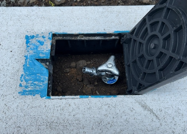 【設備】 | 敷地内には、散水栓や立水栓があります。水道水を直接利用できるため、水を運ぶ手間を省くことが出来ます。大量の水を必要とする洗車作業や清掃などに役立ちます。その他設備とあわせて、現地でご確認ください。