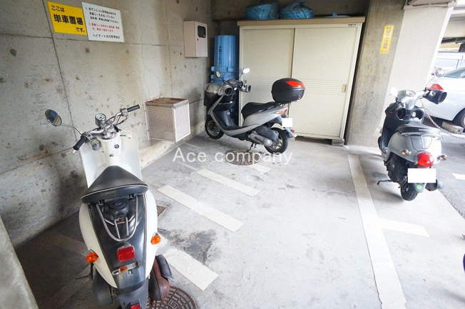 【その他共用部分】 | ハイマート弥刀 | 【バイク置き場】