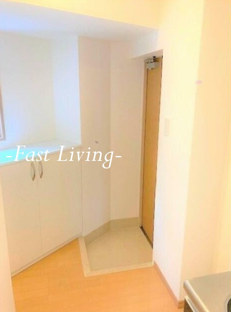 ププレMIYA八丁堀の玄関