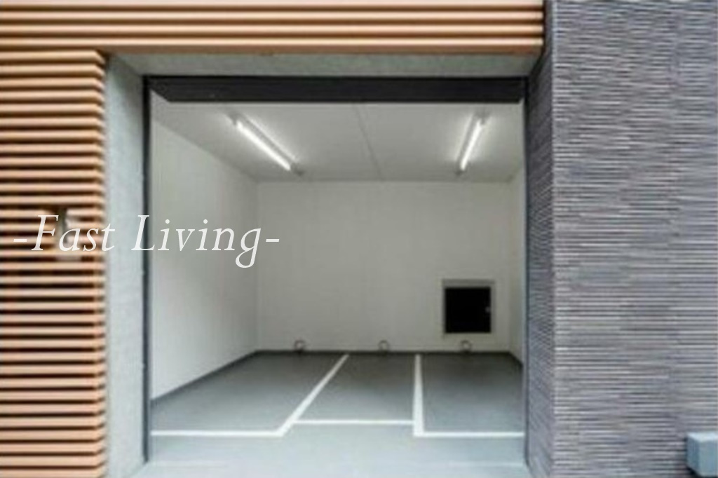 SOU YOTSUYA FUNAMACHIの駐車場