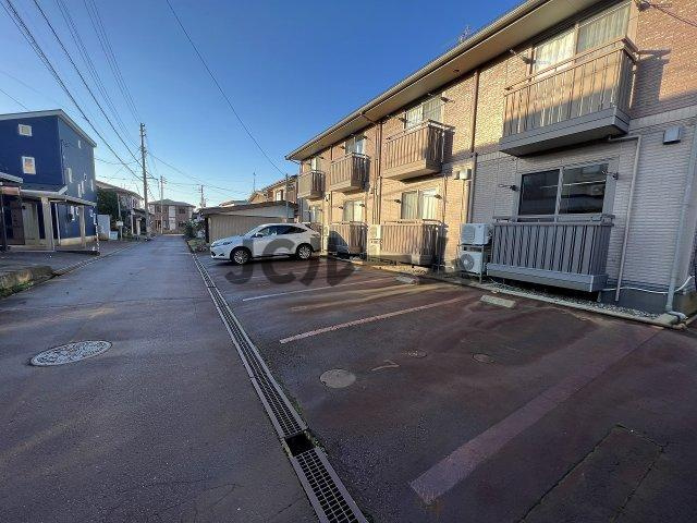 プレシャスの駐車場