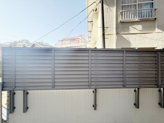 【展望】 | 眼前に広がる空の雄大さと、このお部屋の自慢の一つである「眺望」をご覧ください。毎日、この景色を独り占めできる新生活に夢が広がります。～即日のご見学可能～　お問合せはお気軽にどうぞ。
