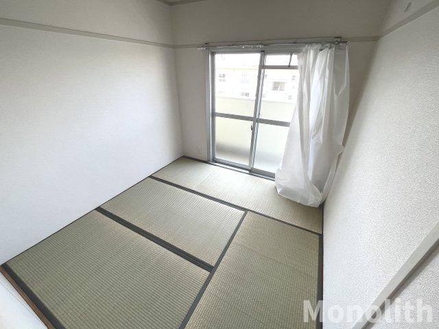 鶴山台36号棟の和室