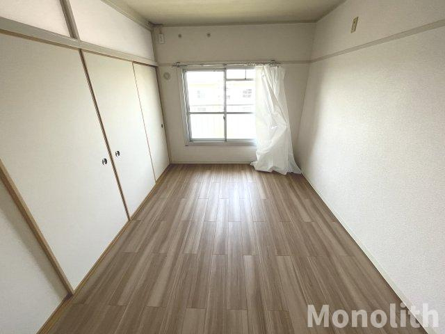 鶴山台36号棟の洋室
