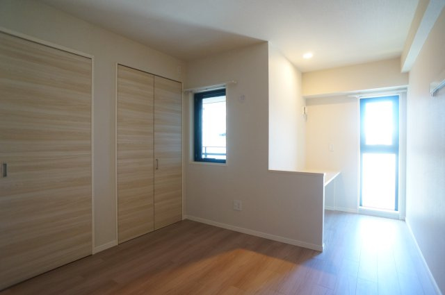 ラヴィーナ奈良の洋室