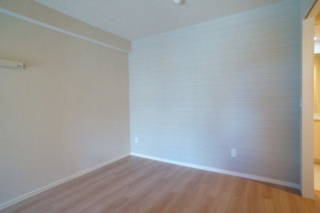 ラヴィーナ奈良の洋室