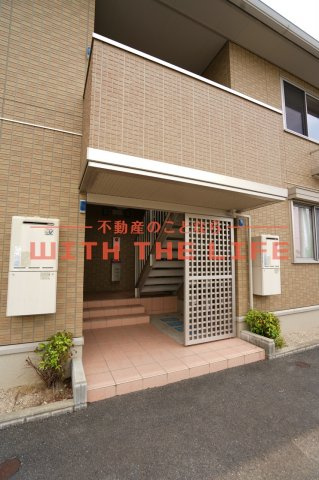 エトワールⅡ【キャッシュバック対象物件】のエントランス|落ち着いたエントランスです