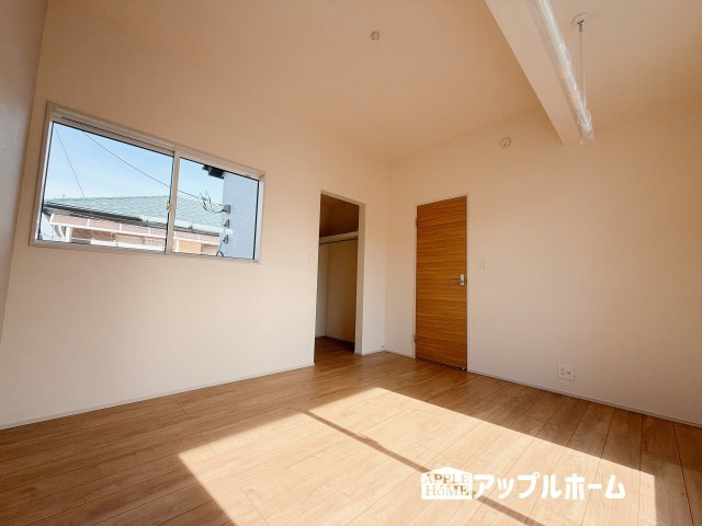 行田市持田4丁目の洋室|２階居室は全室収納あり！たっぷりある収納活用でお部屋もキレイを保てます♪