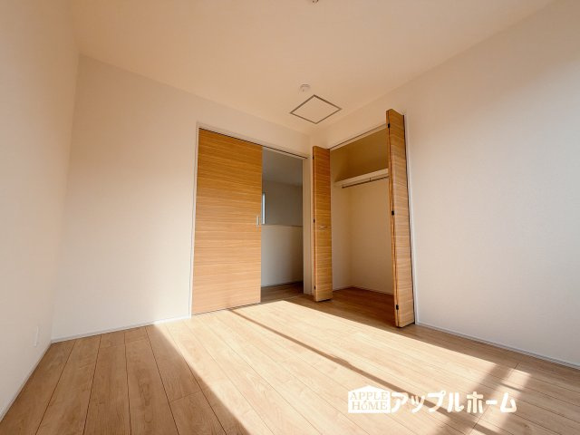 行田市持田4丁目の洋室|２階居室は全室収納あり！たっぷりある収納活用でお部屋もキレイを保てます♪