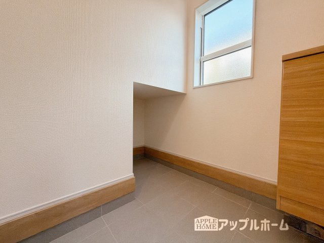 行田市持田4丁目の玄関|アウトドア用品などの汚れも気にせず収納でき玄関スッキリ♪