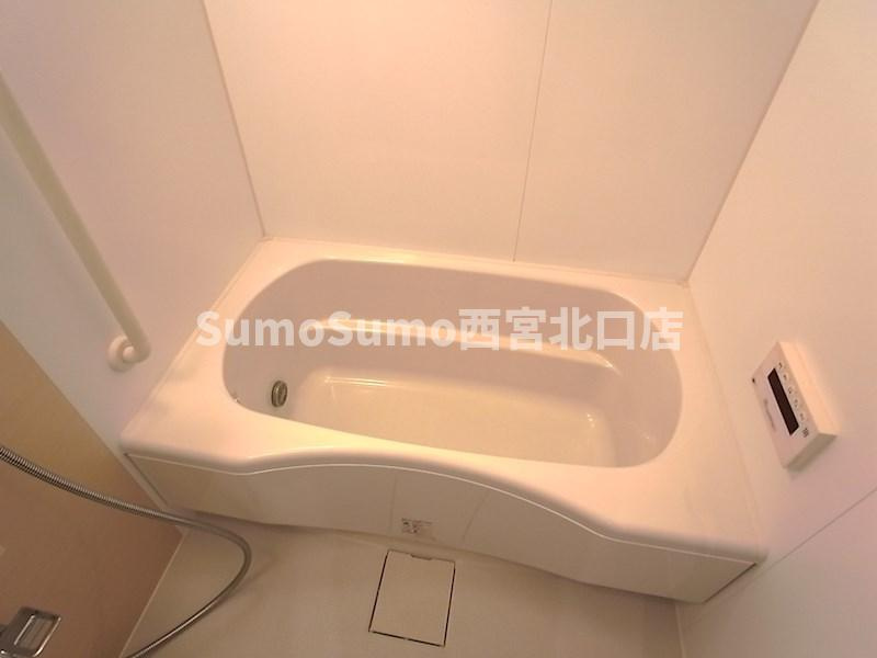 甲子園三番町ハイツの浴室